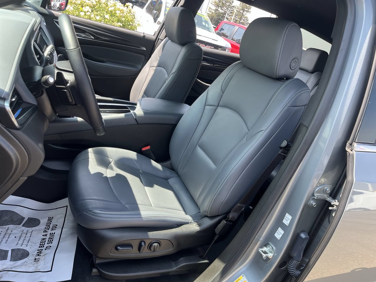 Used 2024 Buick Enclave Essence w/ Sport Touring Edition AWD/4WD image 17