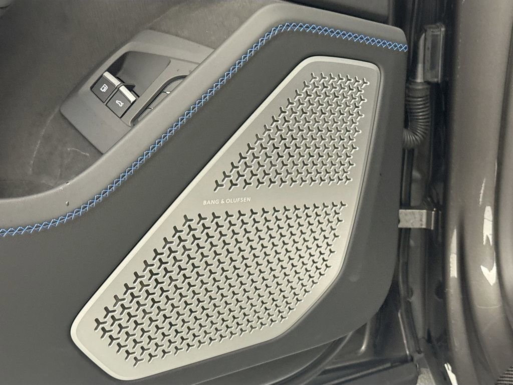 Used 2025 Lamborghini Urus SE image 19