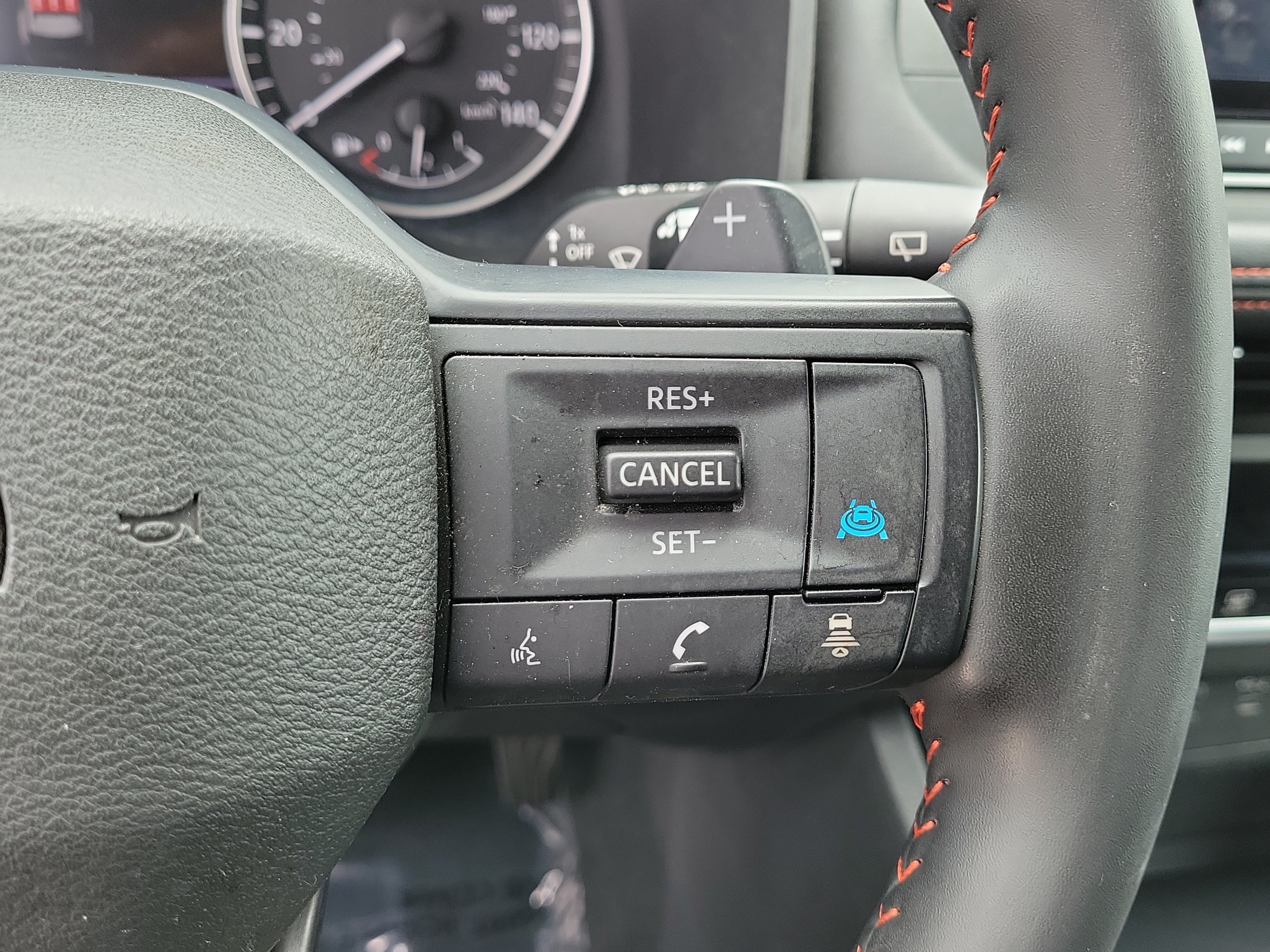 Certified 2025 Nissan Rogue SV AWD/4WD image 24