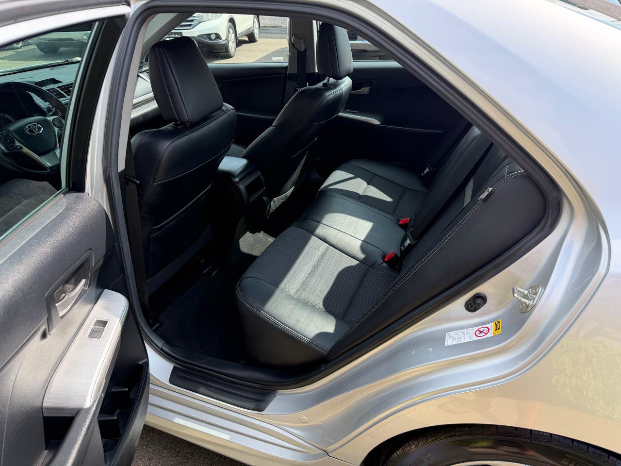 Used 2014 Toyota Camry SE FWD image 7