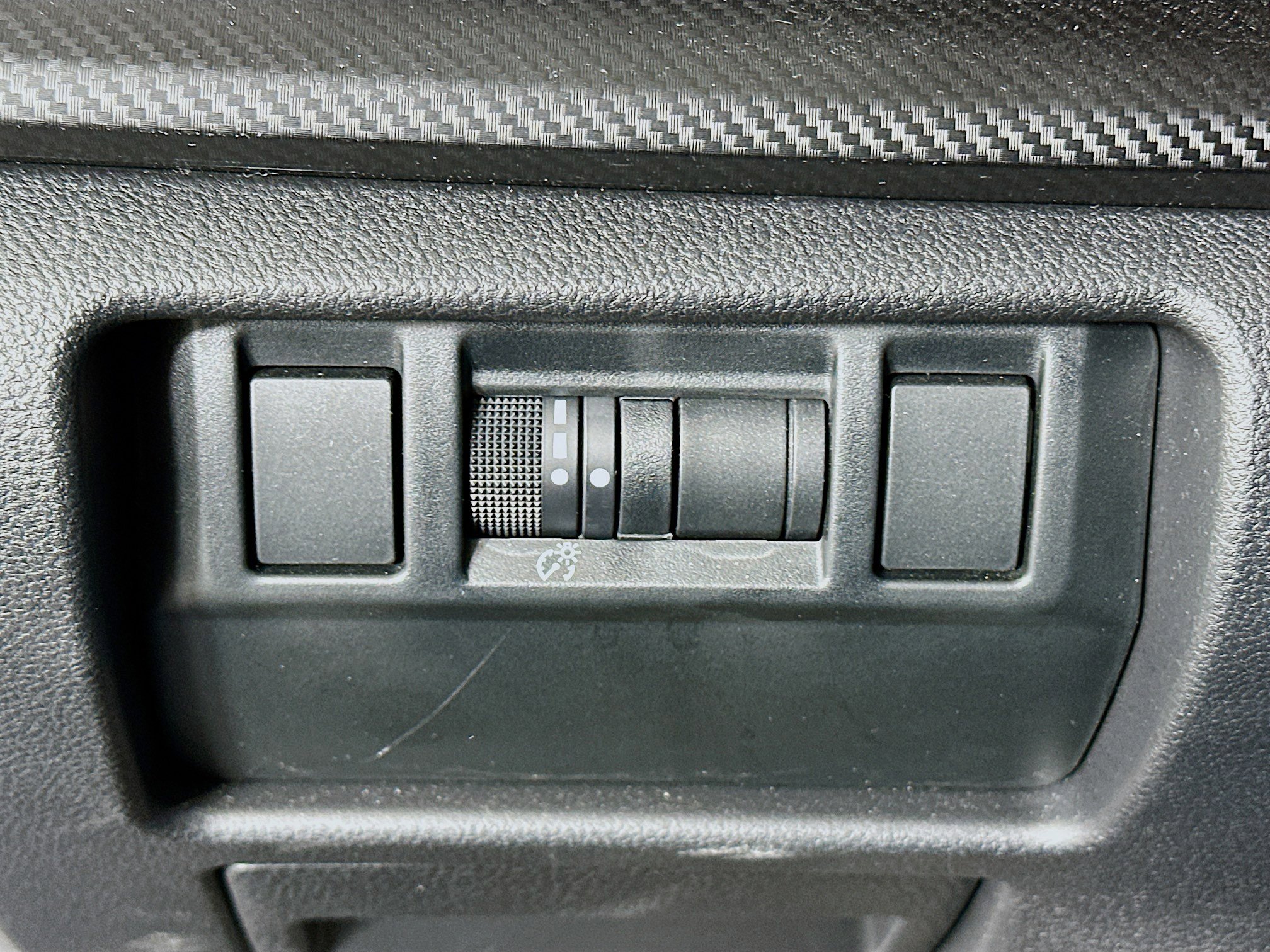 Used 2024 Subaru Crosstrek 2.0i Premium image 17