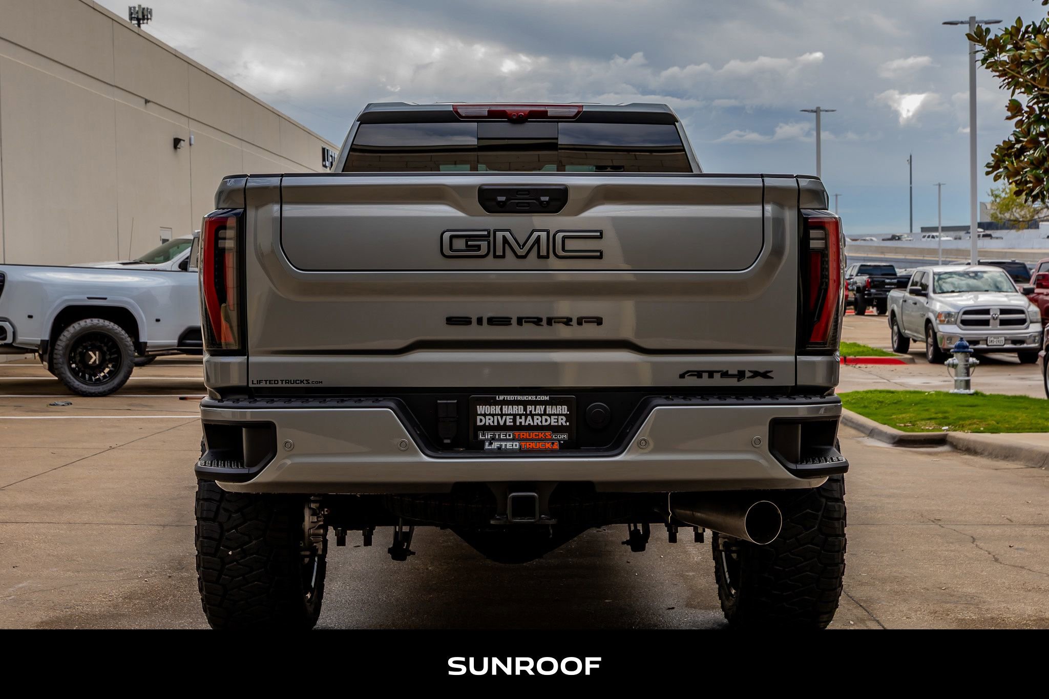 Used 2026 GMC Sierra 2500 AT4X image 8