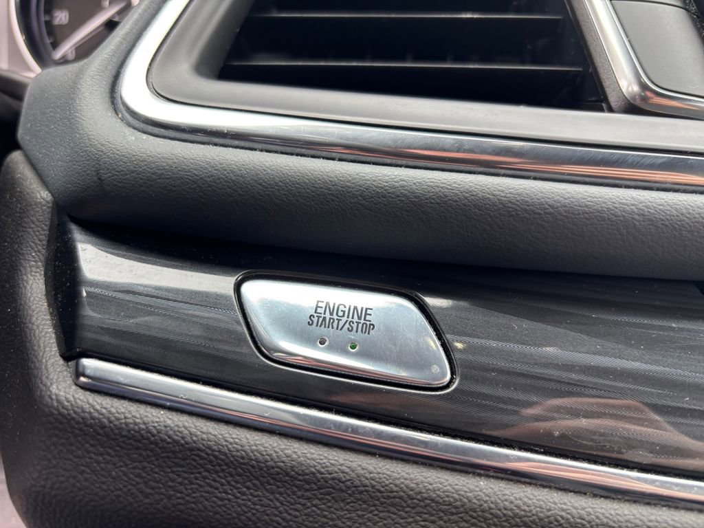 Used 2024 Buick Enclave Essence w/ Sport Touring Edition FWD image 20