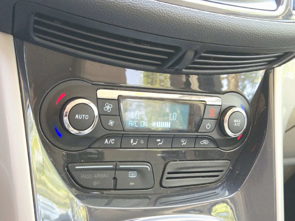 Used 2013 Ford Escape SEL AWD/4WD image 17
