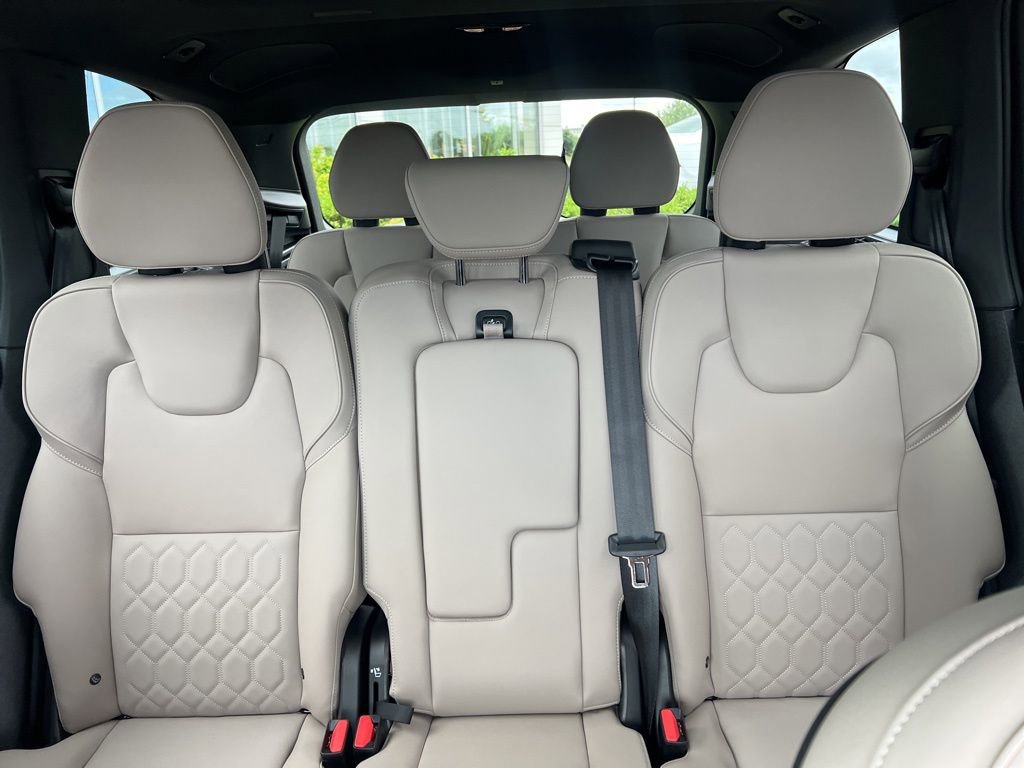 New 2026 Volvo XC90 B6 Plus w/ Protection Package Premier image 27