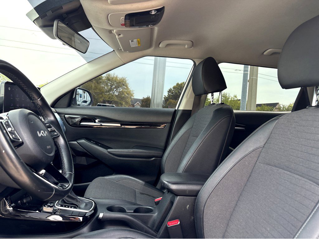 Used 2023 Kia Seltos S w/ Navigation Package FWD image 14