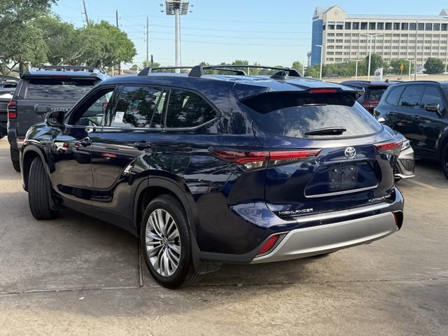 Used 2025 Toyota Highlander Platinum image 7