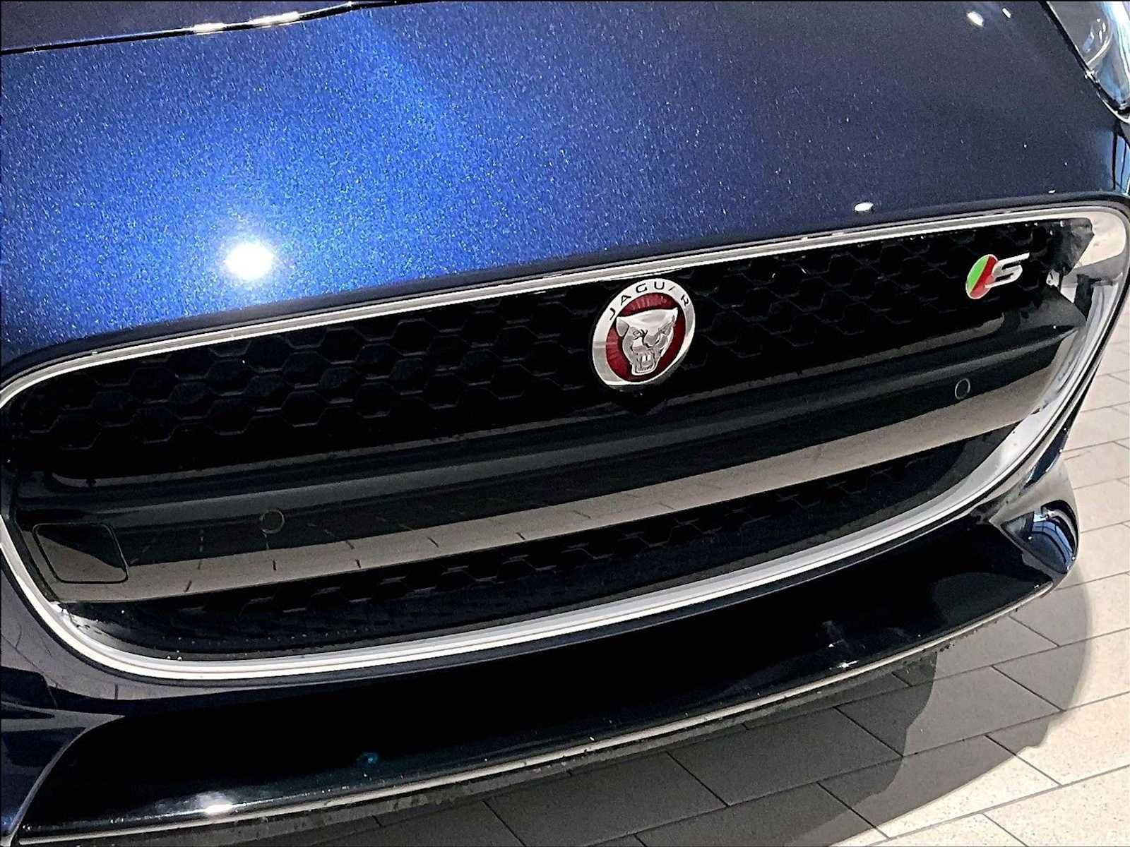 Used 2016 Jaguar F-TYPE S image 30