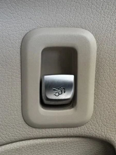 Used 2021 Mercedes-Benz C 300 Sedan image 38