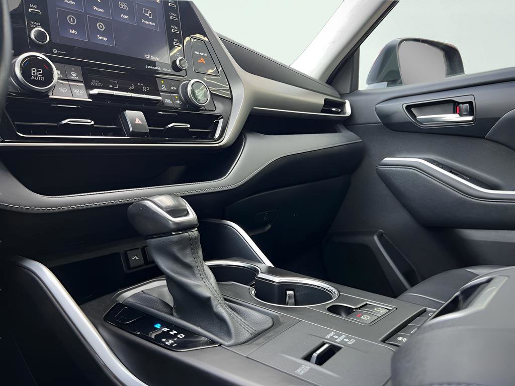 Used 2020 Toyota Highlander XLE image 54