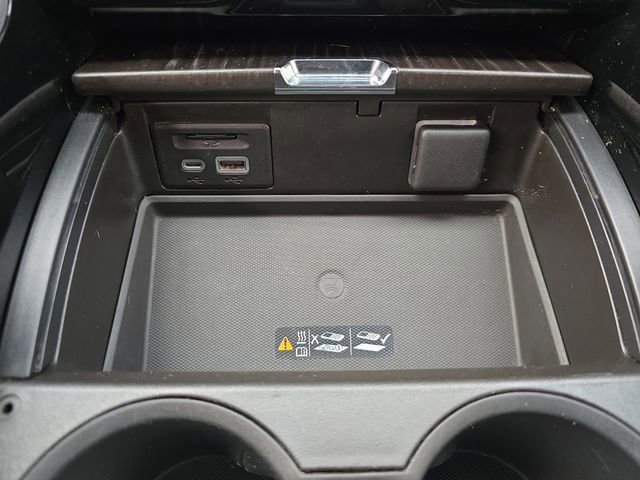 Used 2021 GMC Yukon XL Denali image 35