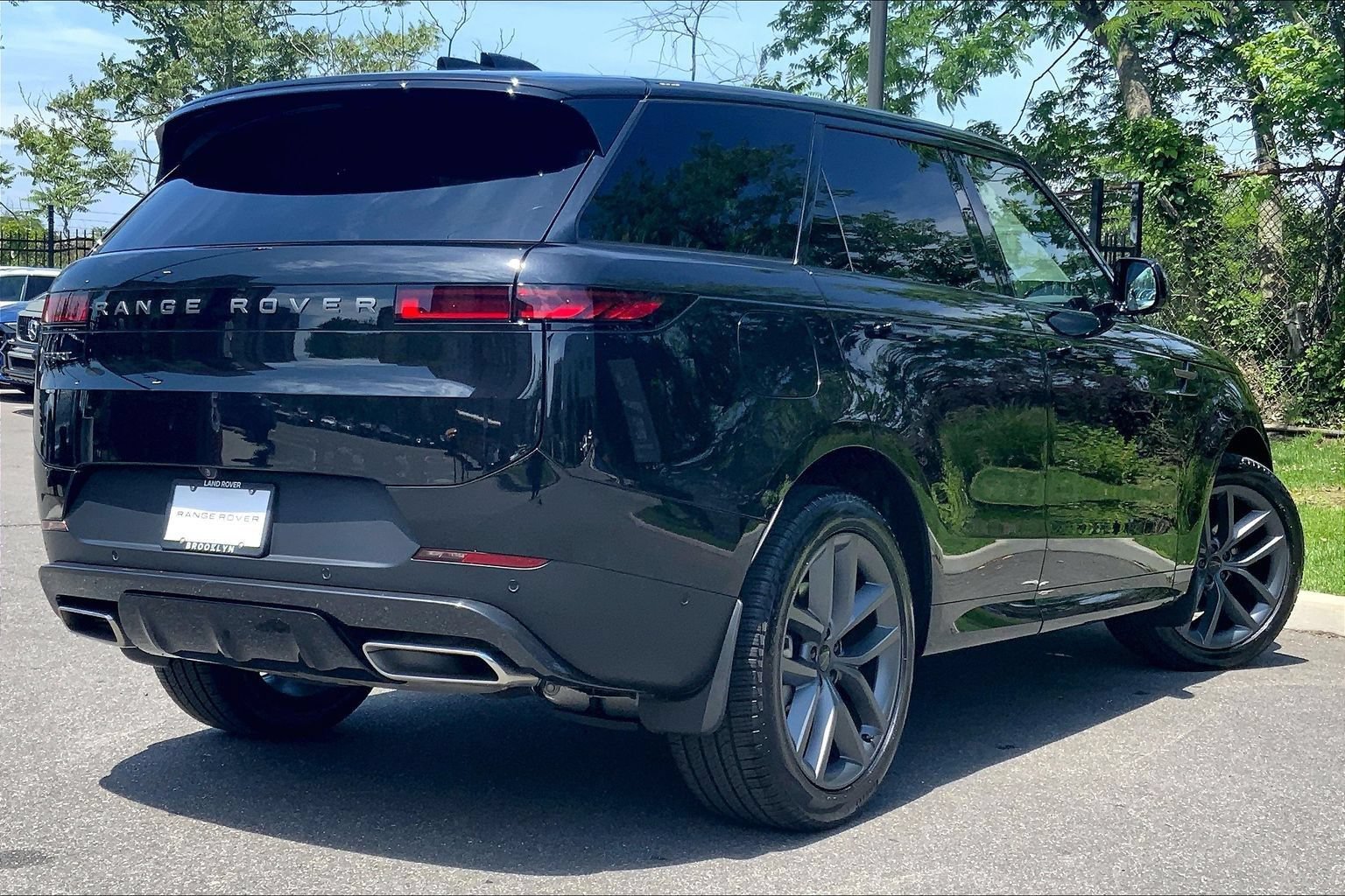 Certified 2026 Land Rover Range Rover Sport SE AWD/4WD image 12