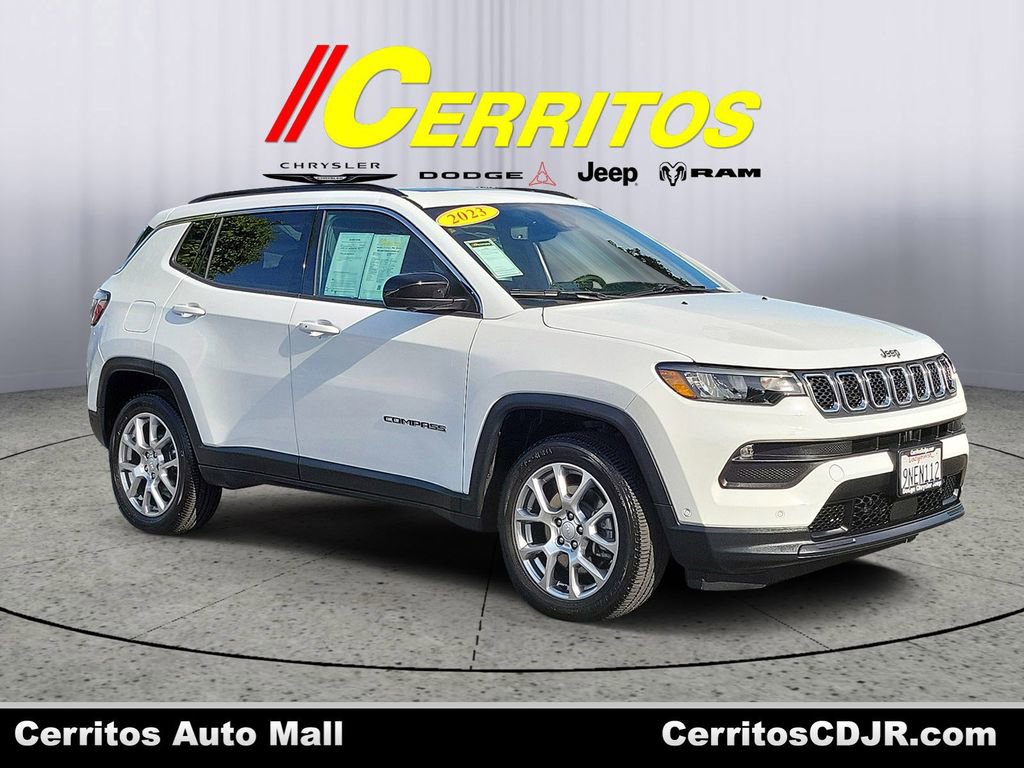 Used 2023 Jeep Compass Latitude w/ Sun and Sound Group