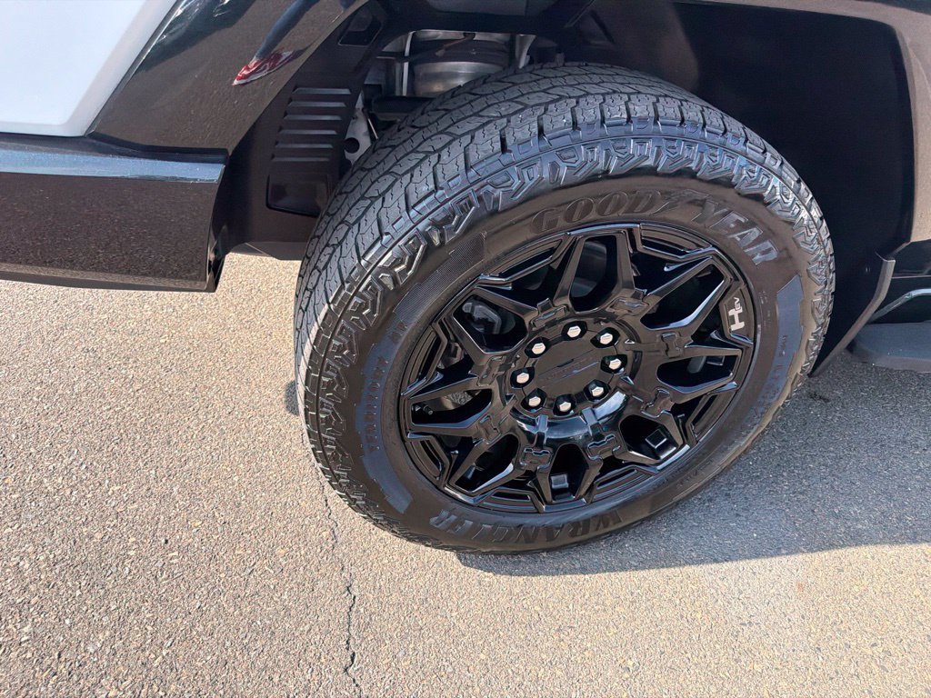 Used 2025 GMC Hummer EV 2X w/ LPO, Dark Essentials Package AWD/4WD image 33