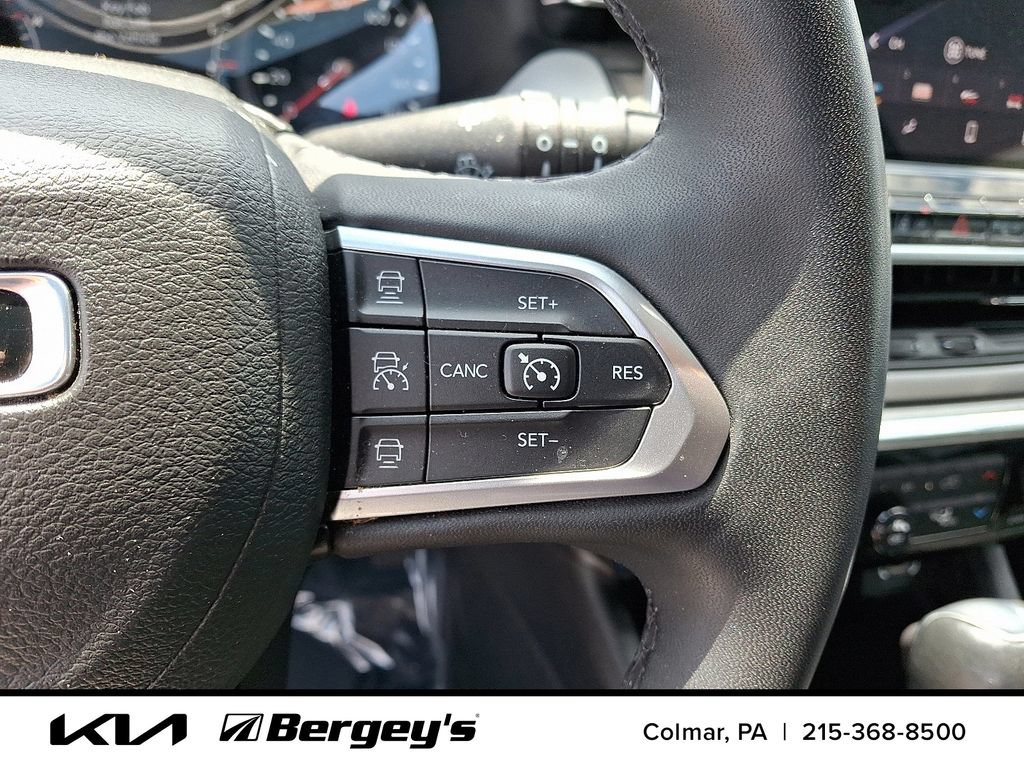 Used 2023 Jeep Compass Limited AWD/4WD image 23