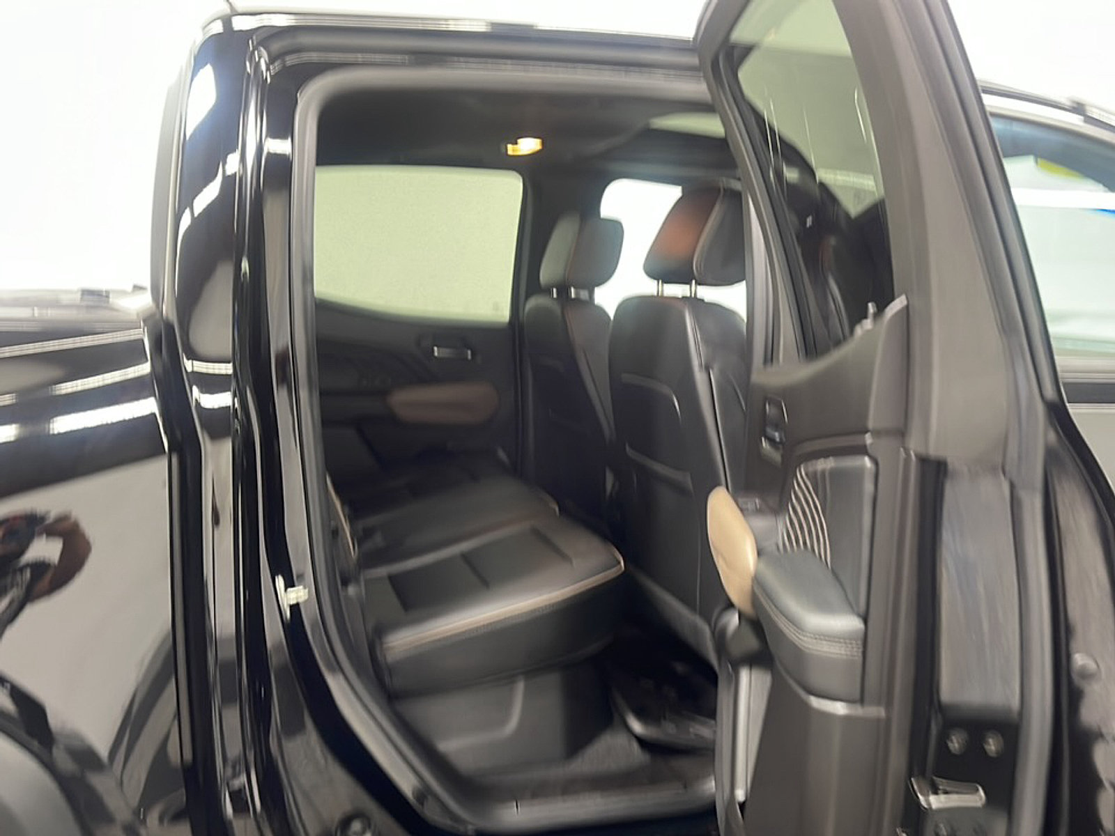 Used 2023 GMC Canyon Denali w/ Denali Black Edition AWD/4WD image 20