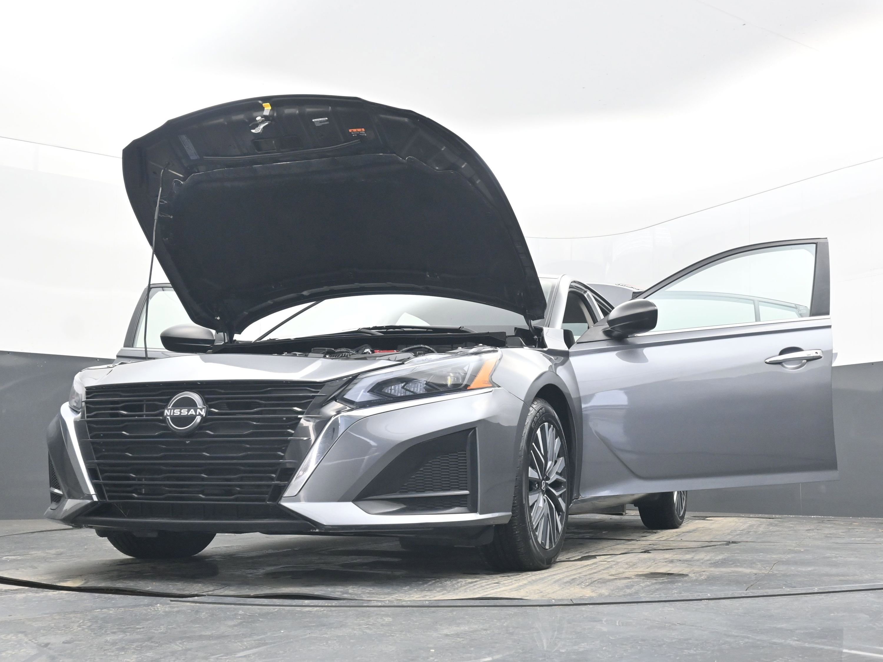 Used 2024 Nissan Altima 2.5 SV image 38