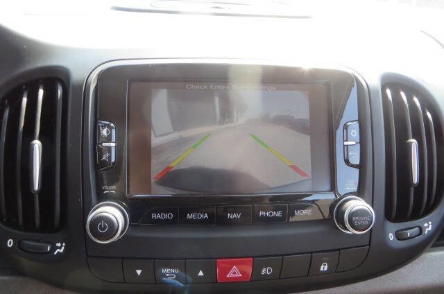 Used 2014 FIAT 500L Trekking w/ Popular Equipment Group FWD image 19