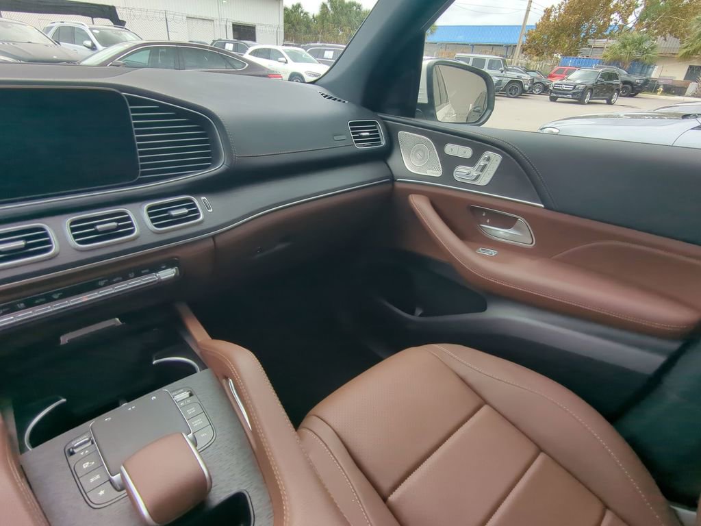 Used 2024 Mercedes-Benz GLE 350 4MATIC image 4