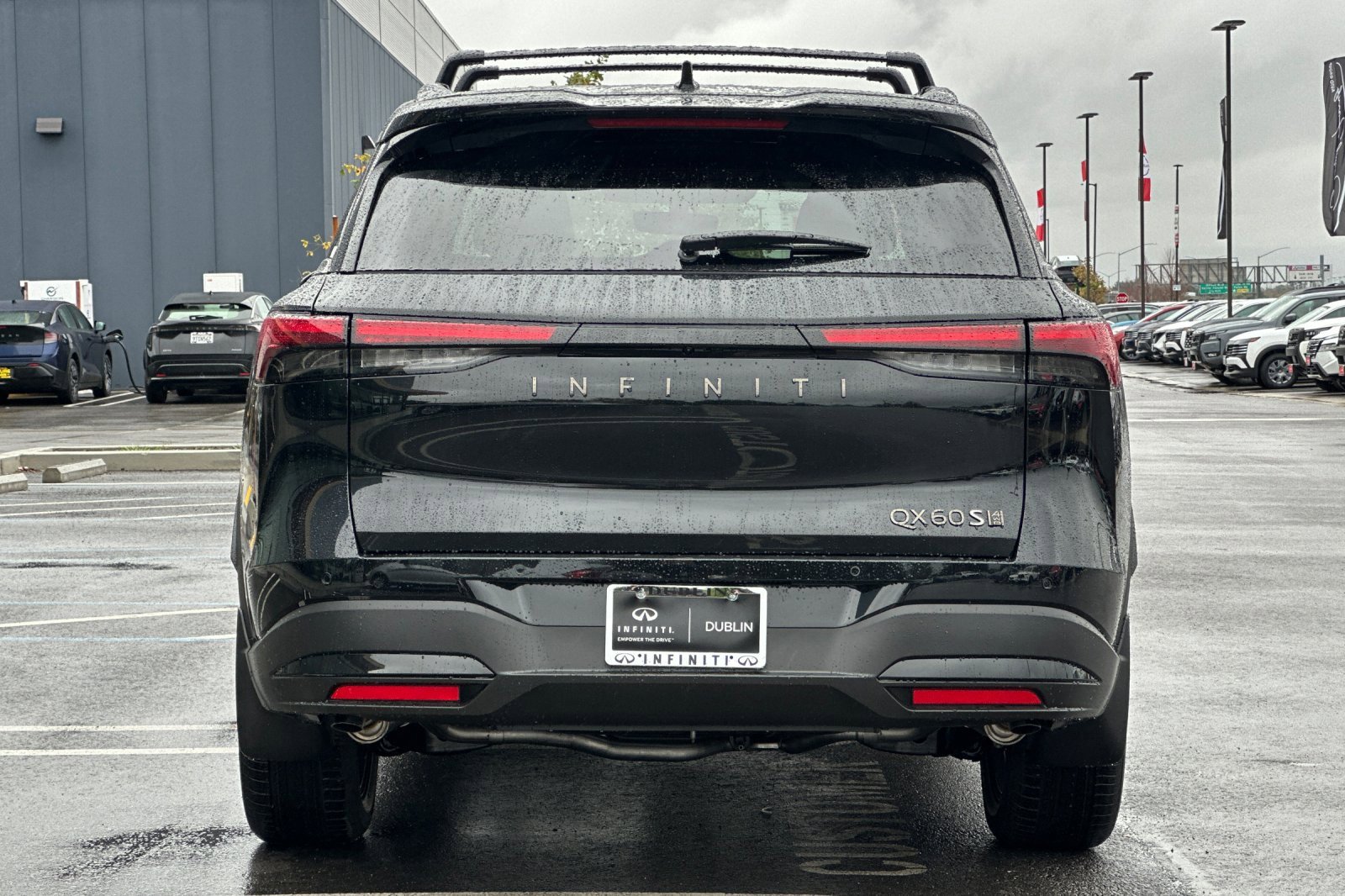 New 2026 INFINITI QX60 Sport w/ Dark Cargo Package image 4