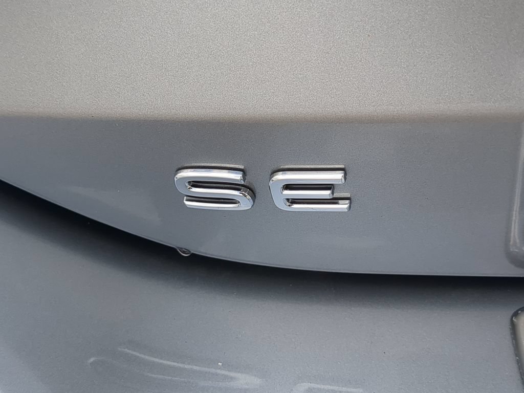 New 2026 Volkswagen Tiguan SE FWD image 10