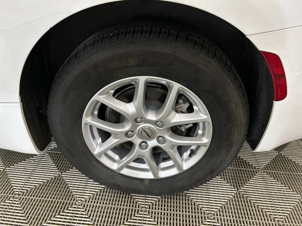 Used 2023 Chrysler Pacifica Touring-L image 10