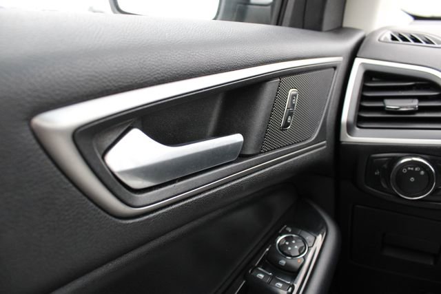 Used 2016 Ford Edge SEL w/ Equipment Group 201A image 7
