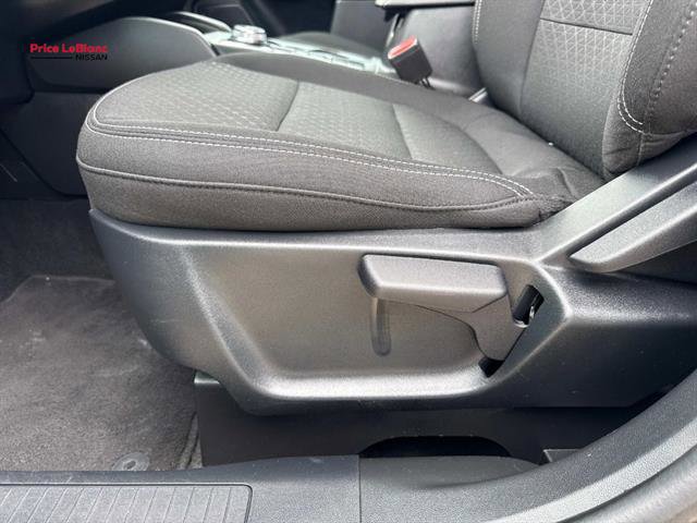 Used 2025 Ford Escape Active AWD/4WD image 16