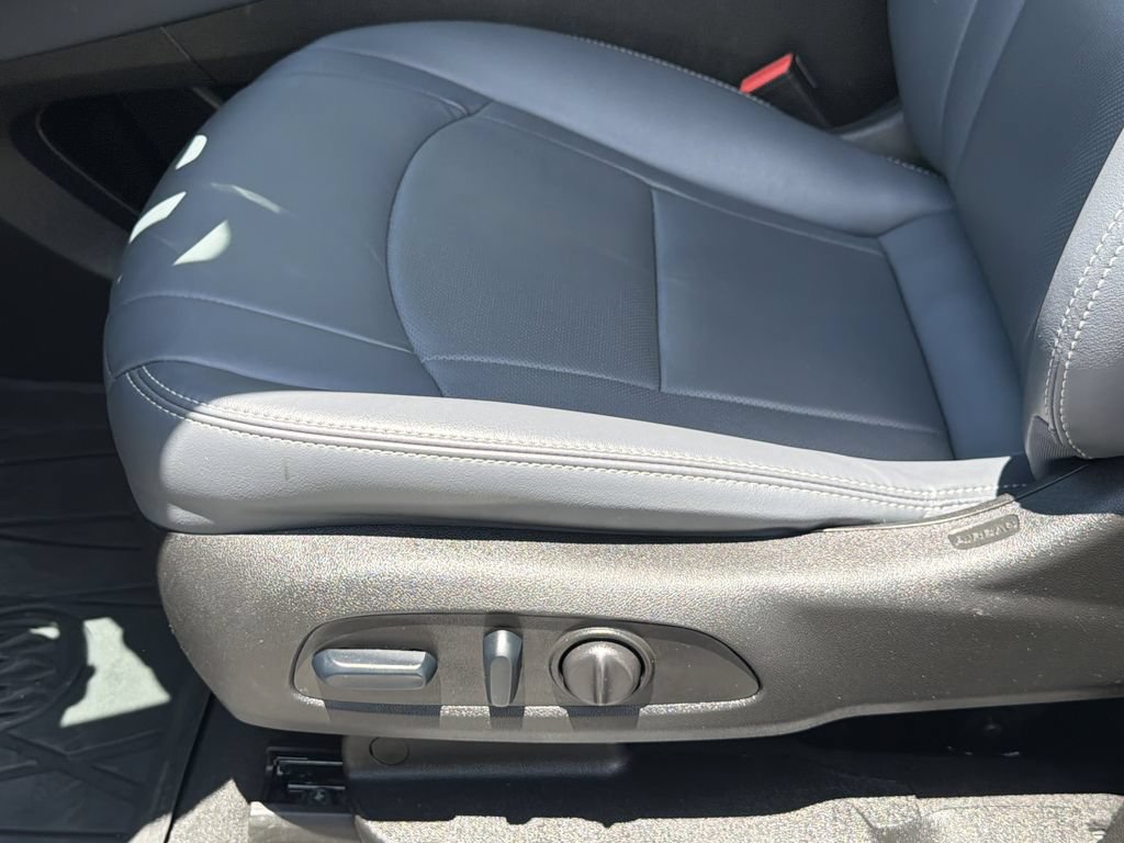 Used 2024 Buick Enclave Essence w/ Experience Buick Package AWD/4WD image 22