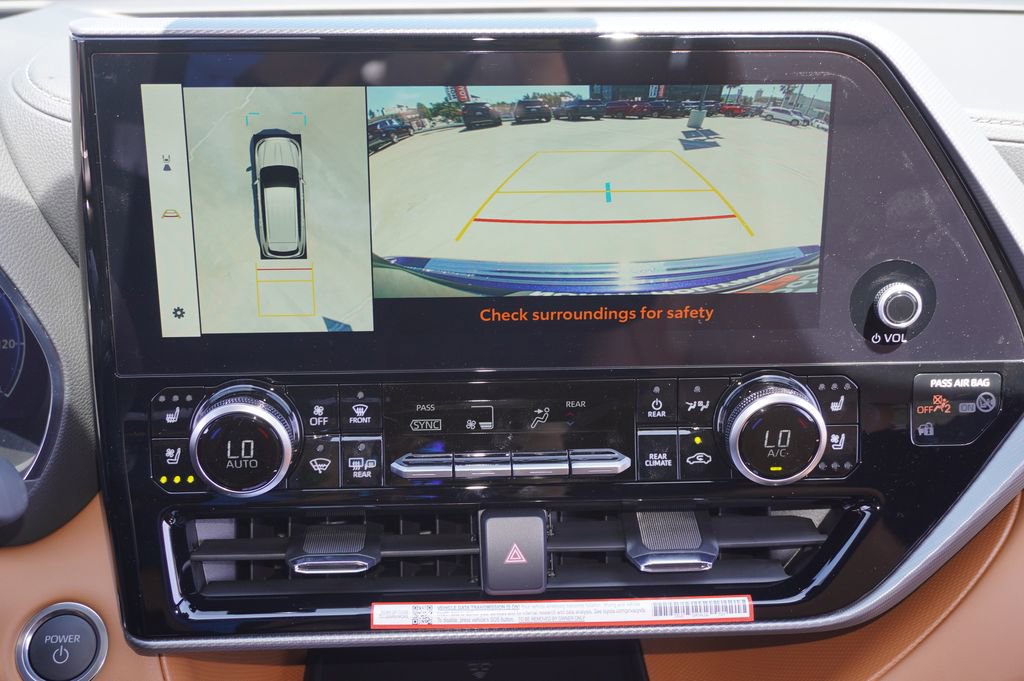 New 2026 Toyota Highlander Platinum image 16