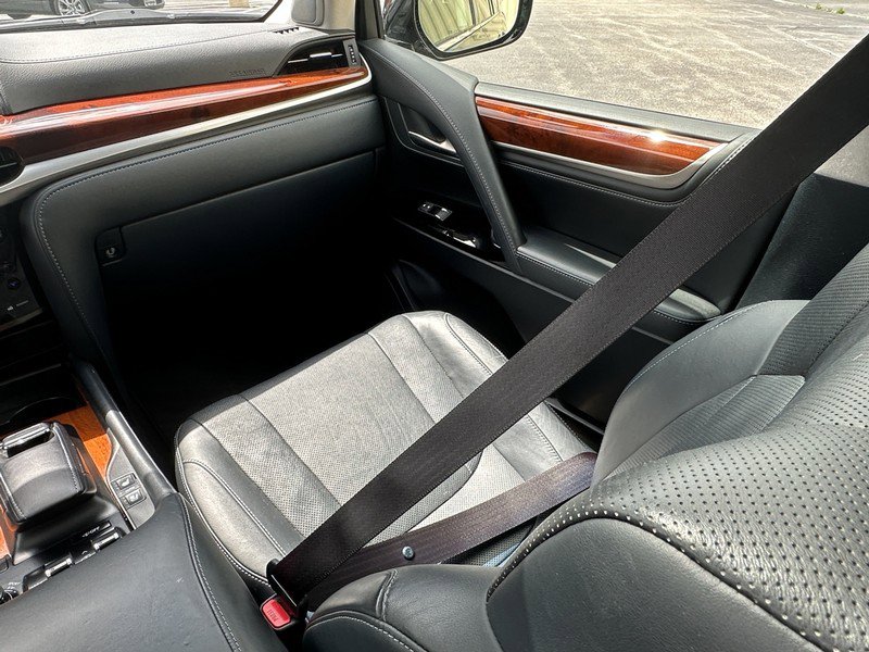 Used 2019 Lexus LX 570 4WD w/ Luxury Package image 27