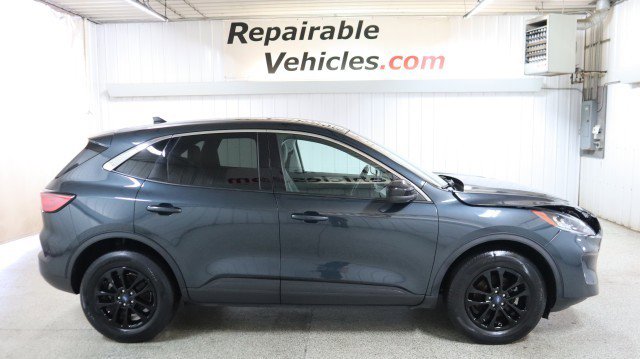 Used 2022 Ford Escape SE image 4