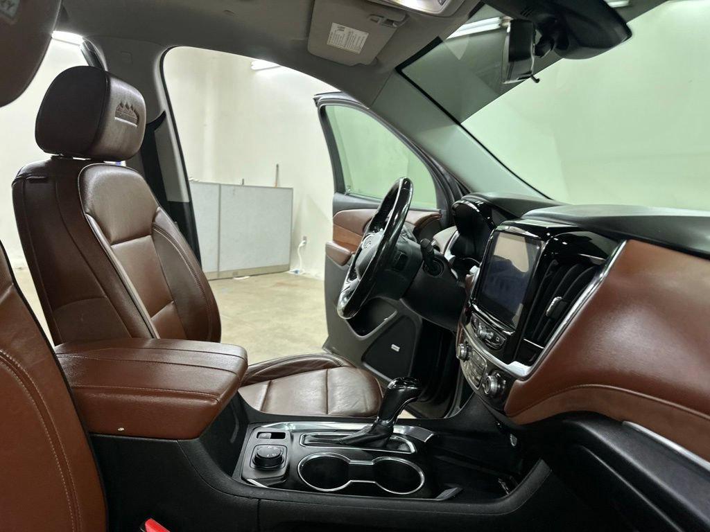 Used 2018 Chevrolet Traverse High Country AWD/4WD image 21