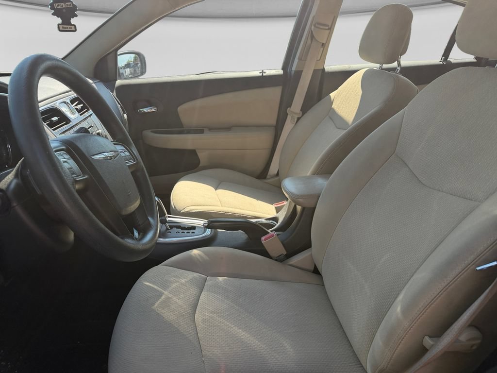 Used 2013 Chrysler 200 LX FWD image 12