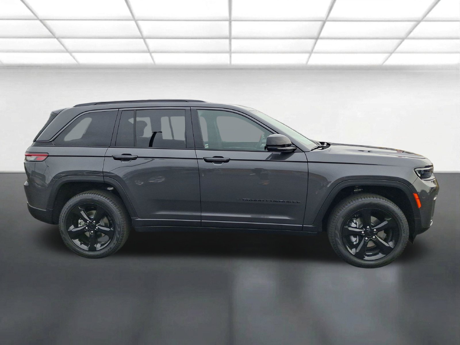 New 2026 Jeep Grand Cherokee Limited w/ Limited Altitude Package AWD/4WD image 2