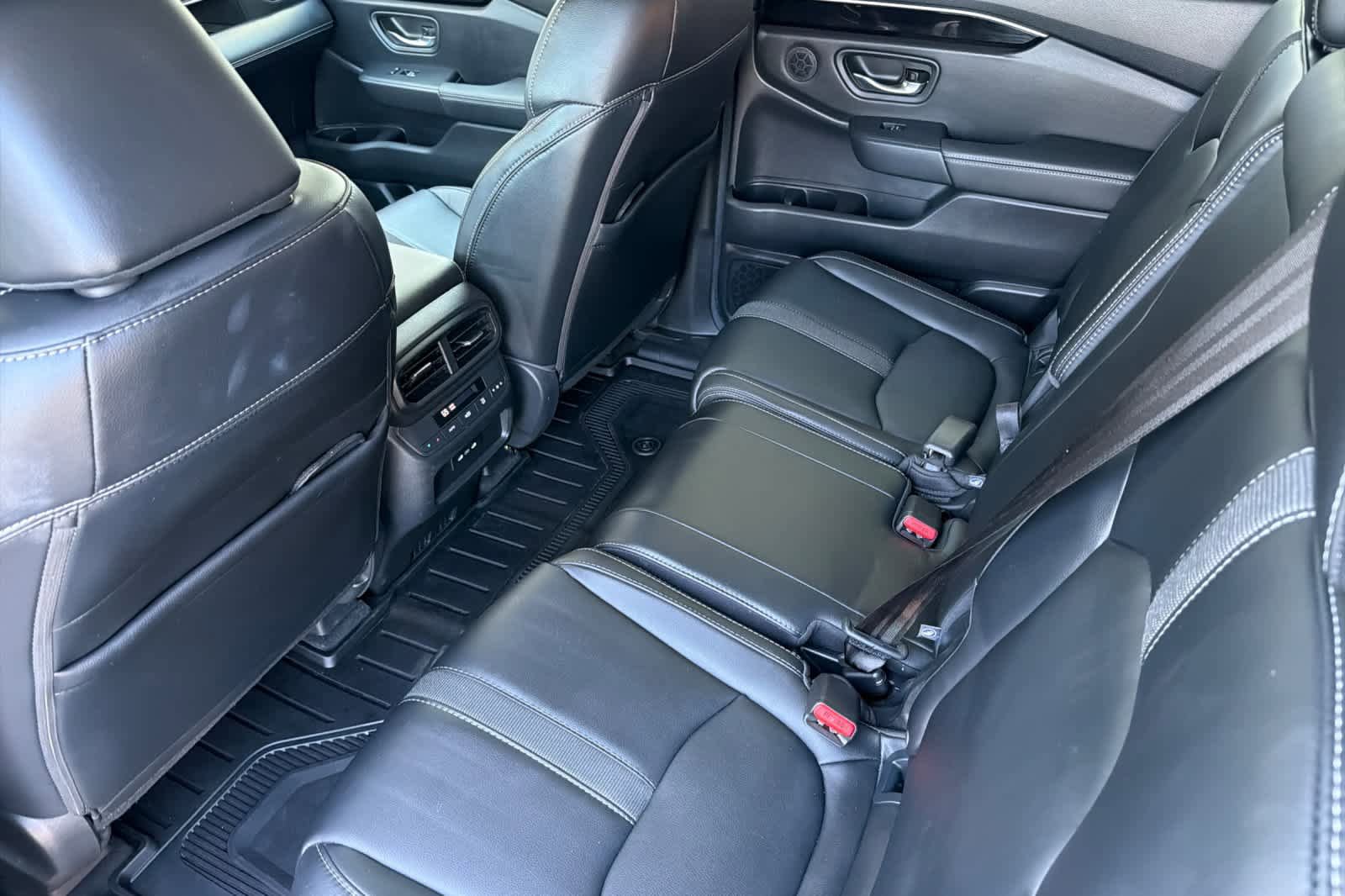 Used 2025 Honda Pilot EX-L image 4