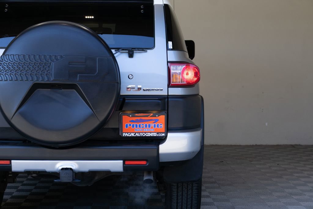 Used 2011 Toyota FJ Cruiser 4WD w/ Convenience Pkg image 13