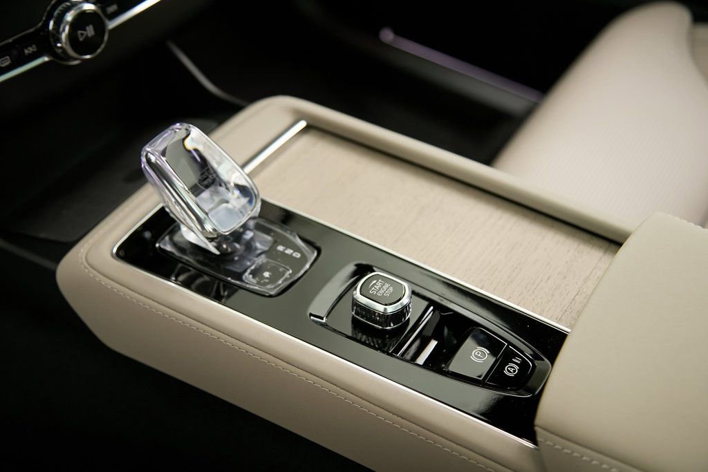 New 2026 Volvo XC90 B6 Ultra w/ Lounge Package image 15