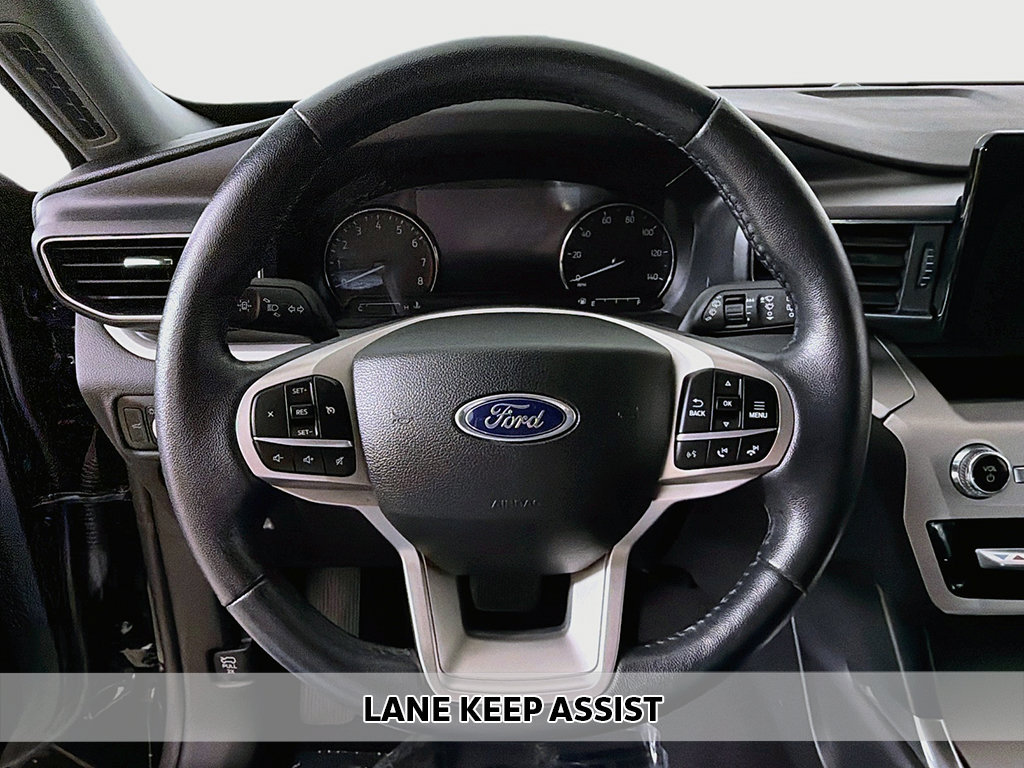 Used 2023 Ford Explorer XLT w/ Equipment Group 202A AWD/4WD image 3