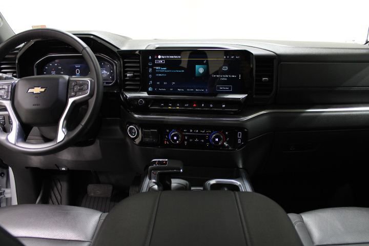 Used 2025 Chevrolet Silverado 1500 LTZ image 32