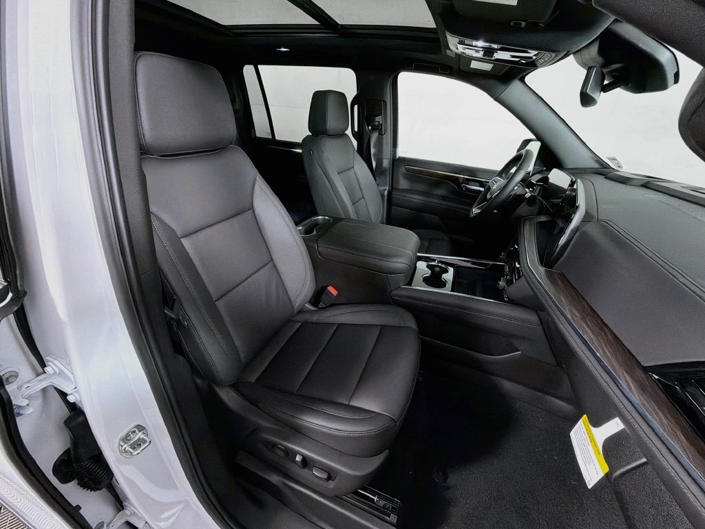 New 2027 Chevrolet Suburban LT w/ Comfort Package AWD/4WD image 31