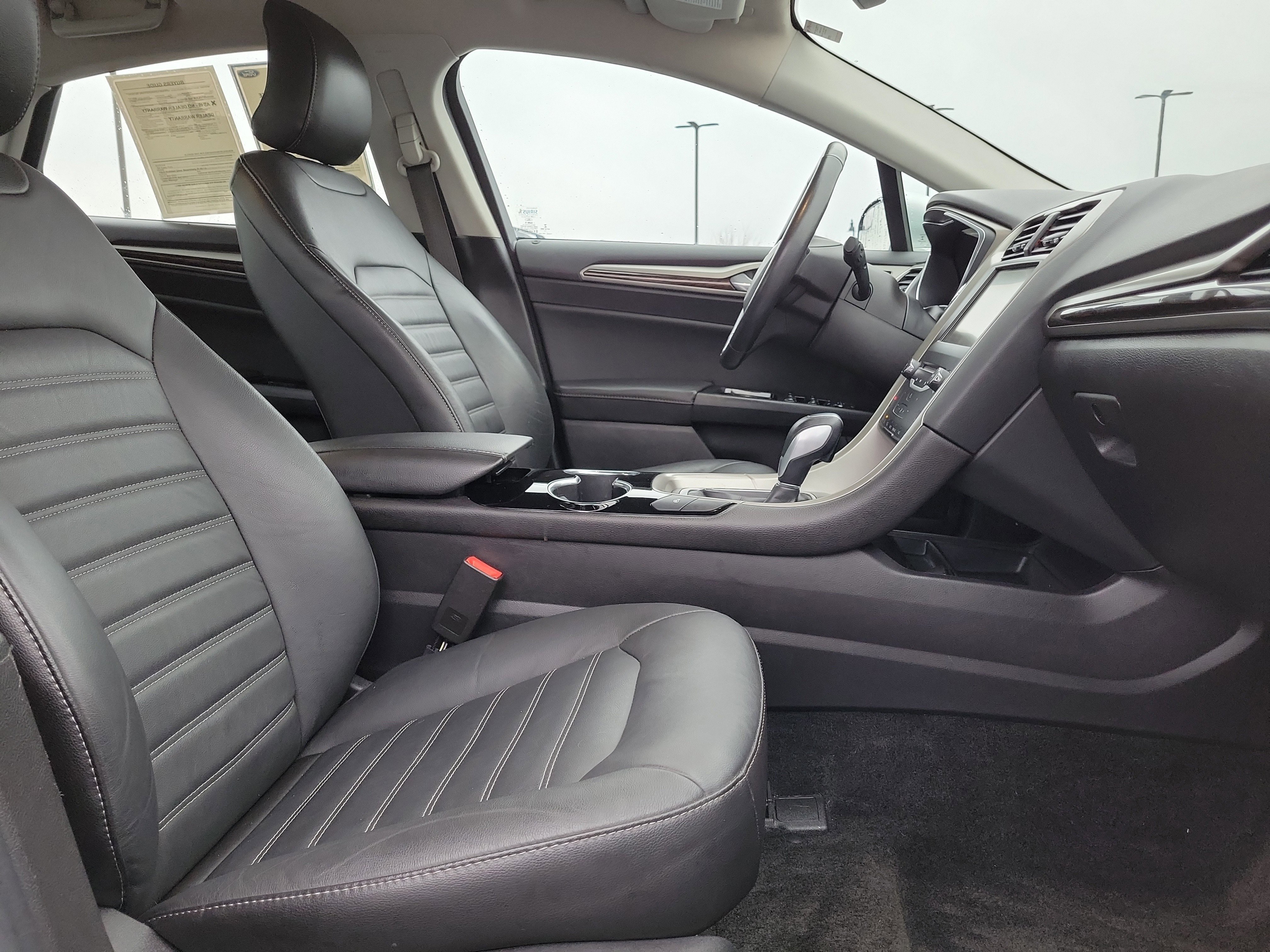 Used 2015 Ford Fusion SE w/ Equipment Group 502A image 17