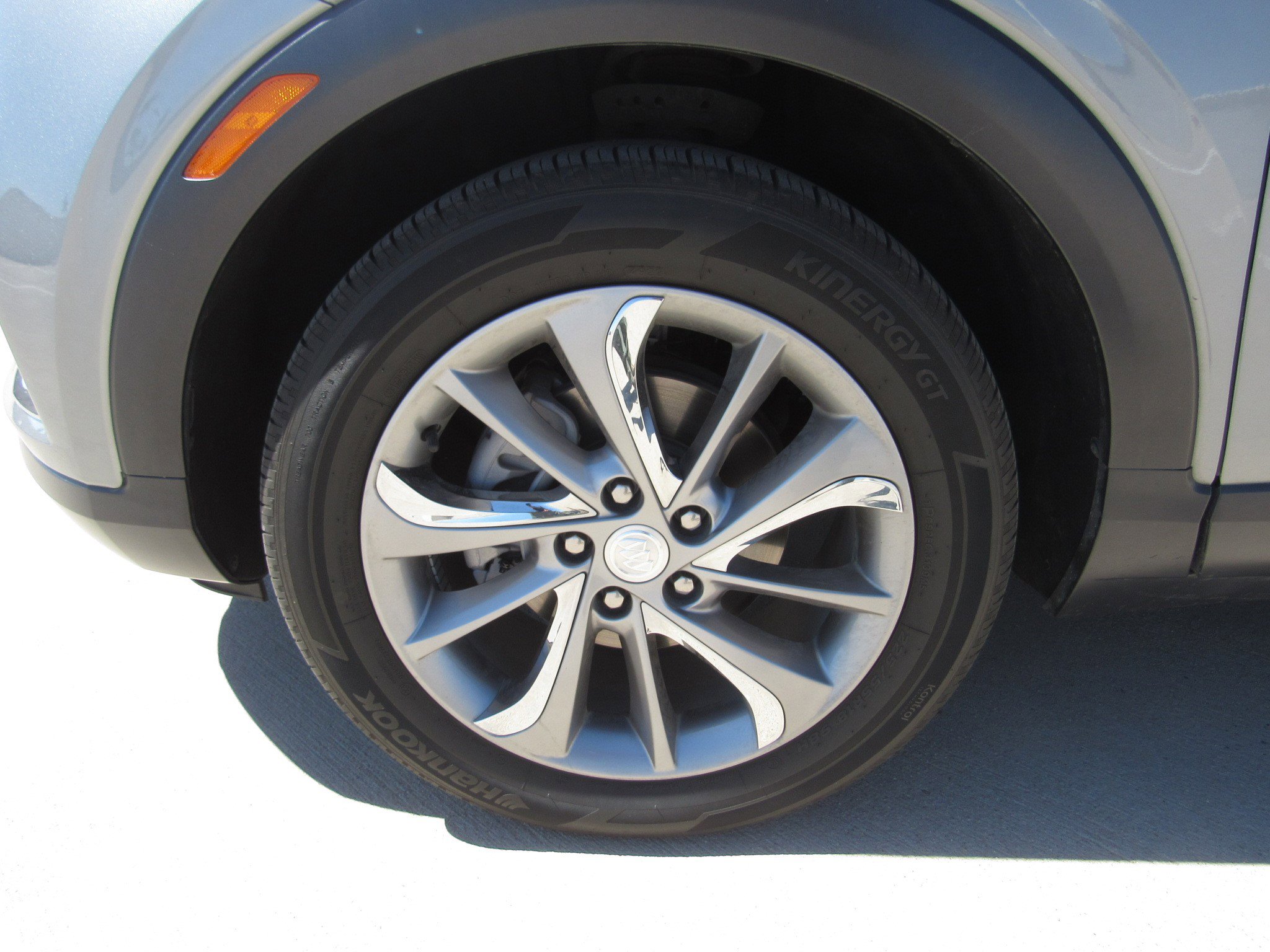 Used 2023 Buick Encore GX Essence w/ Experience Buick Package image 4