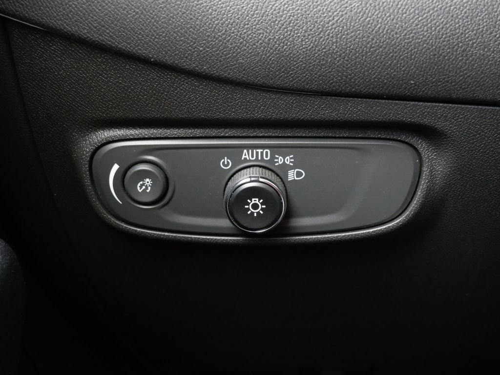 Used 2023 Chevrolet Equinox RS AWD/4WD image 15