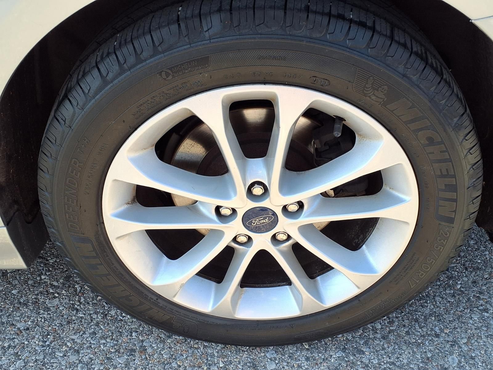 Used 2020 Ford Fusion SE FWD image 9