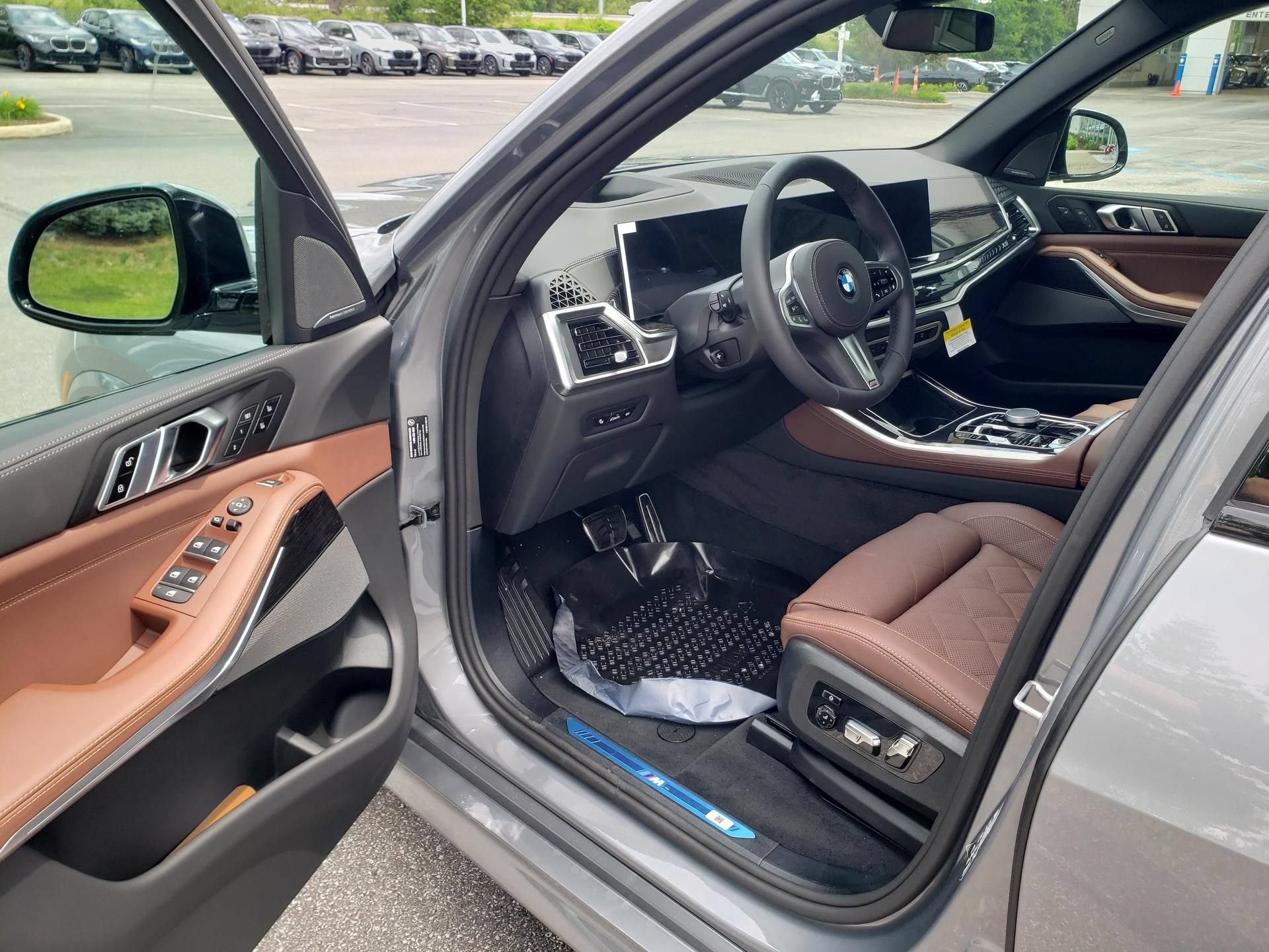 New 2026 BMW X5 xDrive40i w/ M Sport Package AWD/4WD image 10