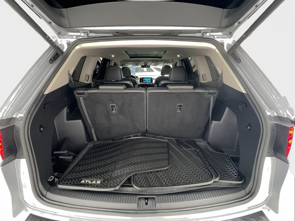 Used 2024 Volkswagen Atlas SE FWD image 16