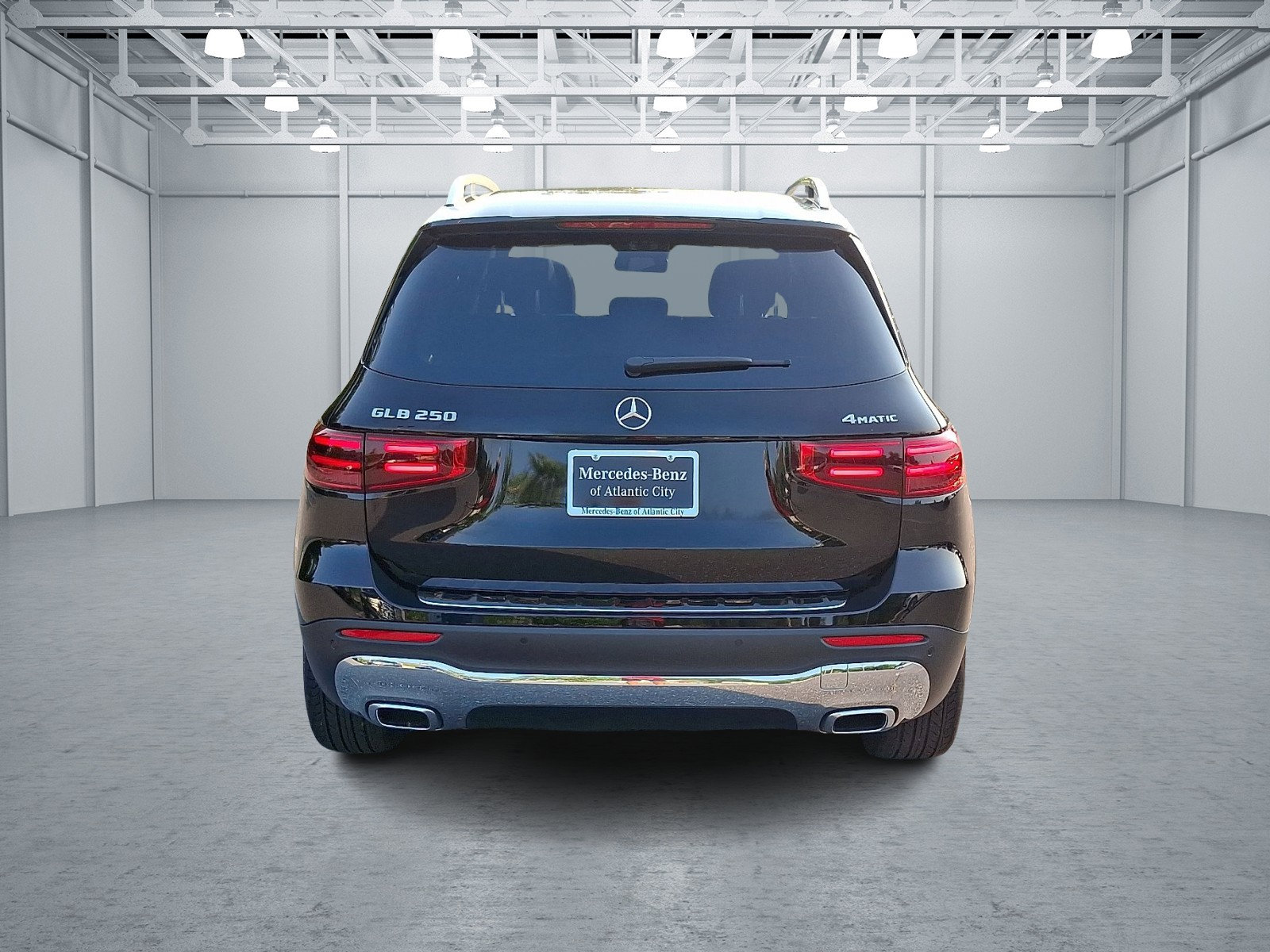 Used 2024 Mercedes-Benz GLB 250 4MATIC image 5