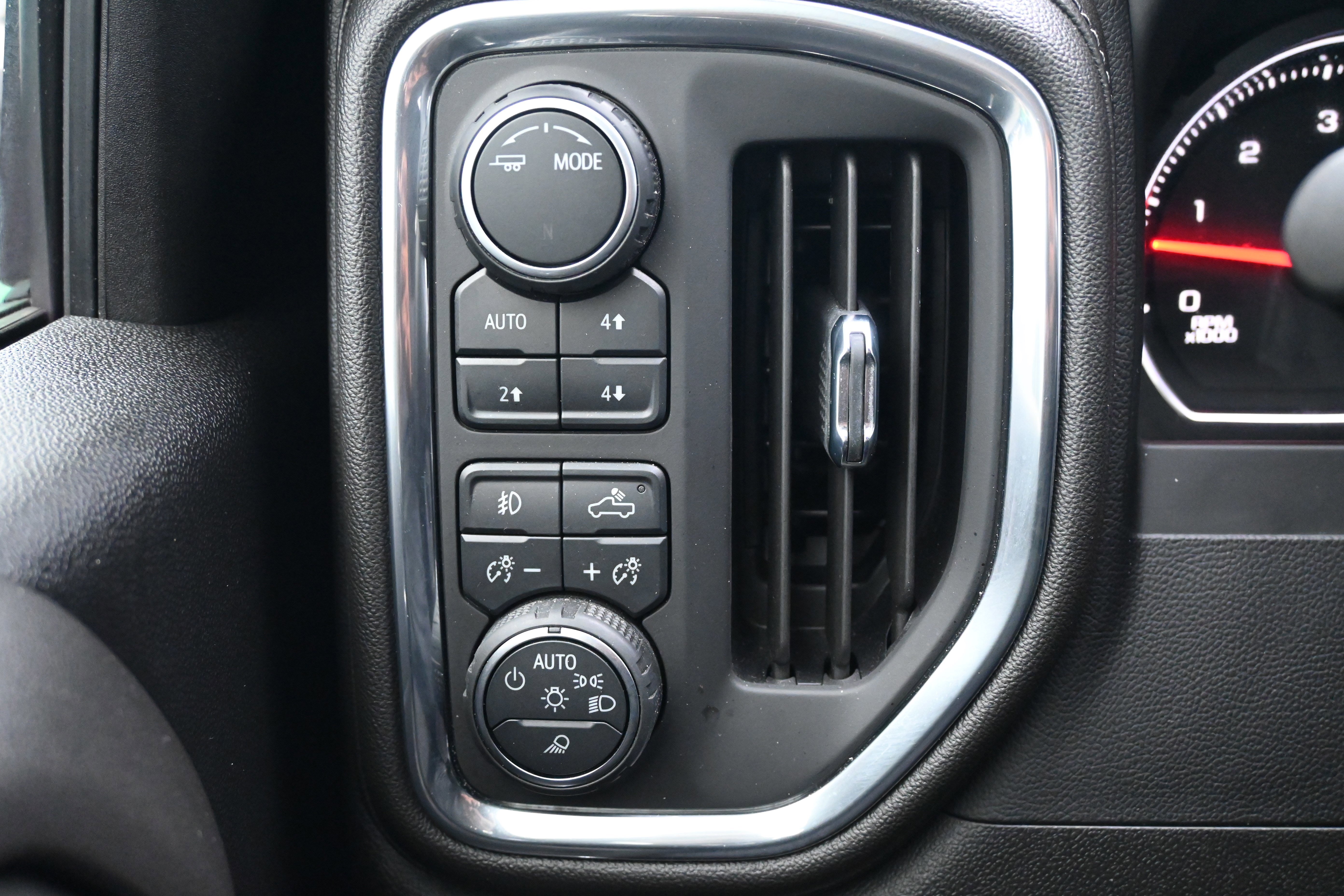 Used 2023 Chevrolet Silverado 2500 LTZ w/ LTZ Plus Package image 32