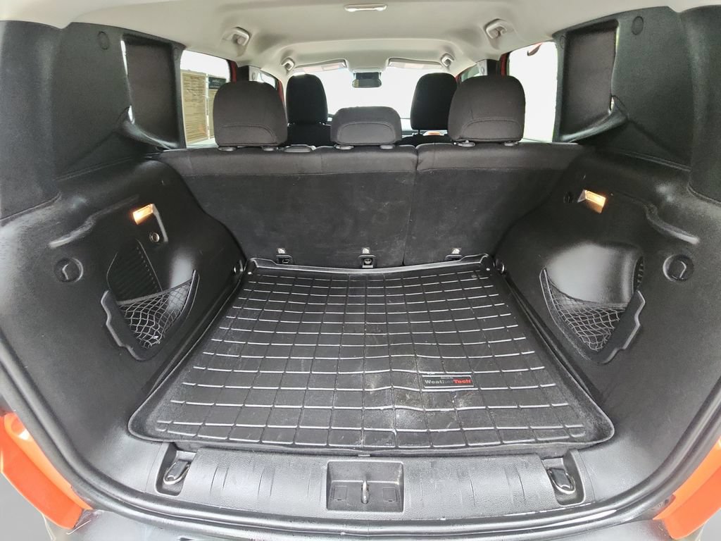 Used 2016 Jeep Renegade Latitude AWD/4WD image 25